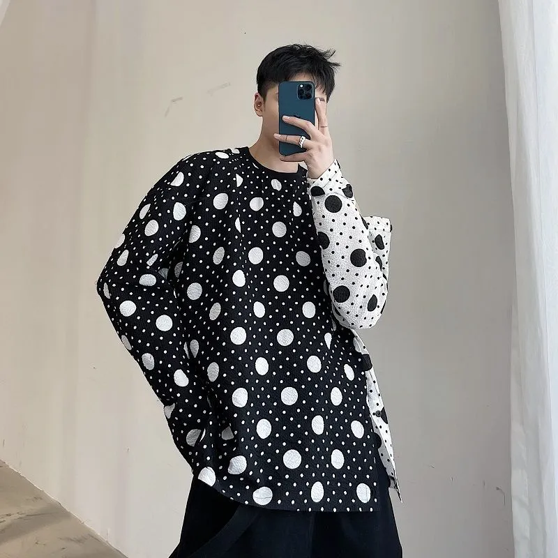 Geometric Polka Dot Pattern Long-Sleeved T-Shirt