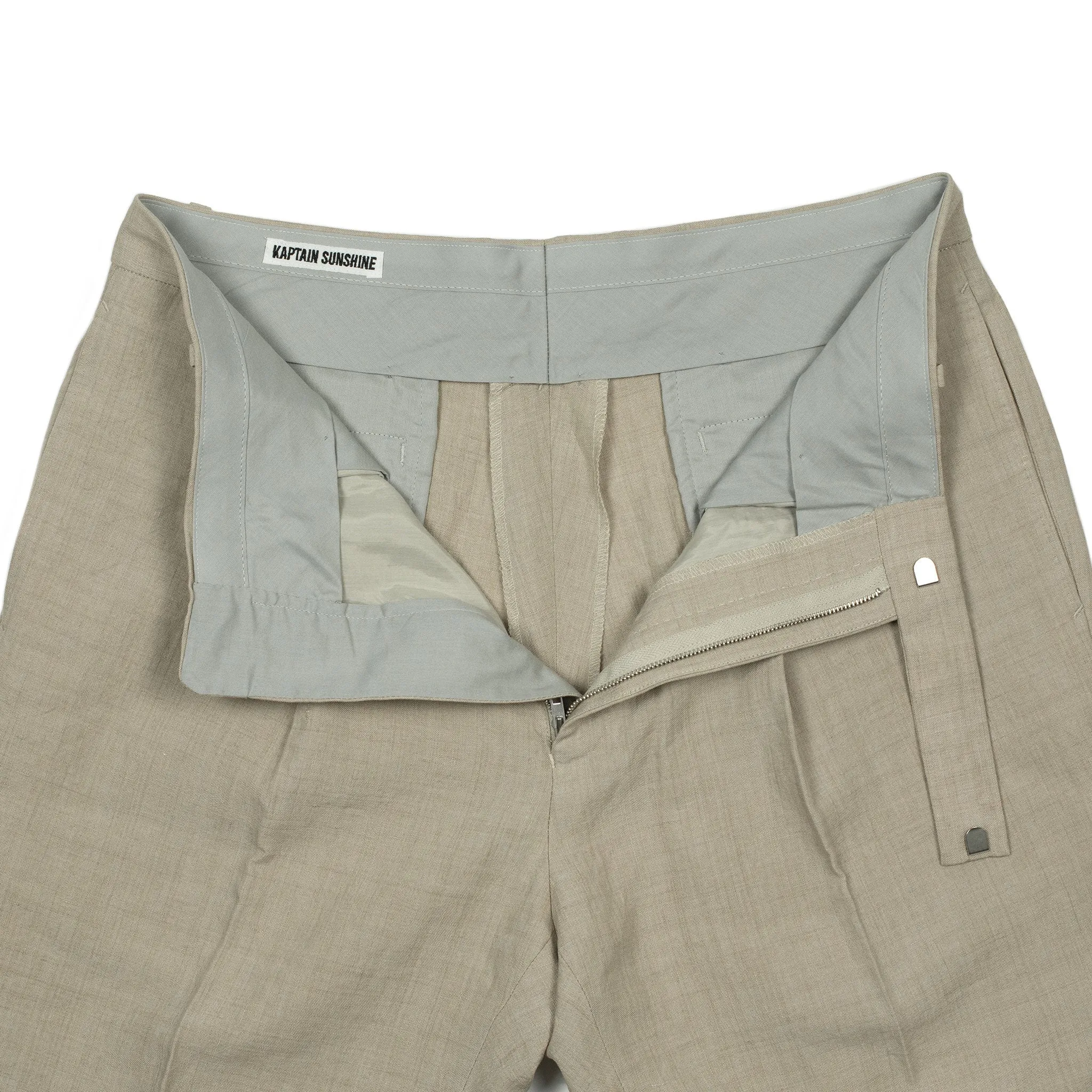 Pleated trousers in natural linen and silk (separates)